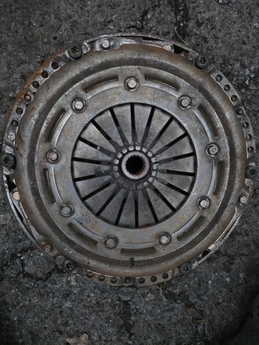 Демпферен маховик и съединител 1.6 Хди 109к.с Ситроен Пежо 1.6 Hdi