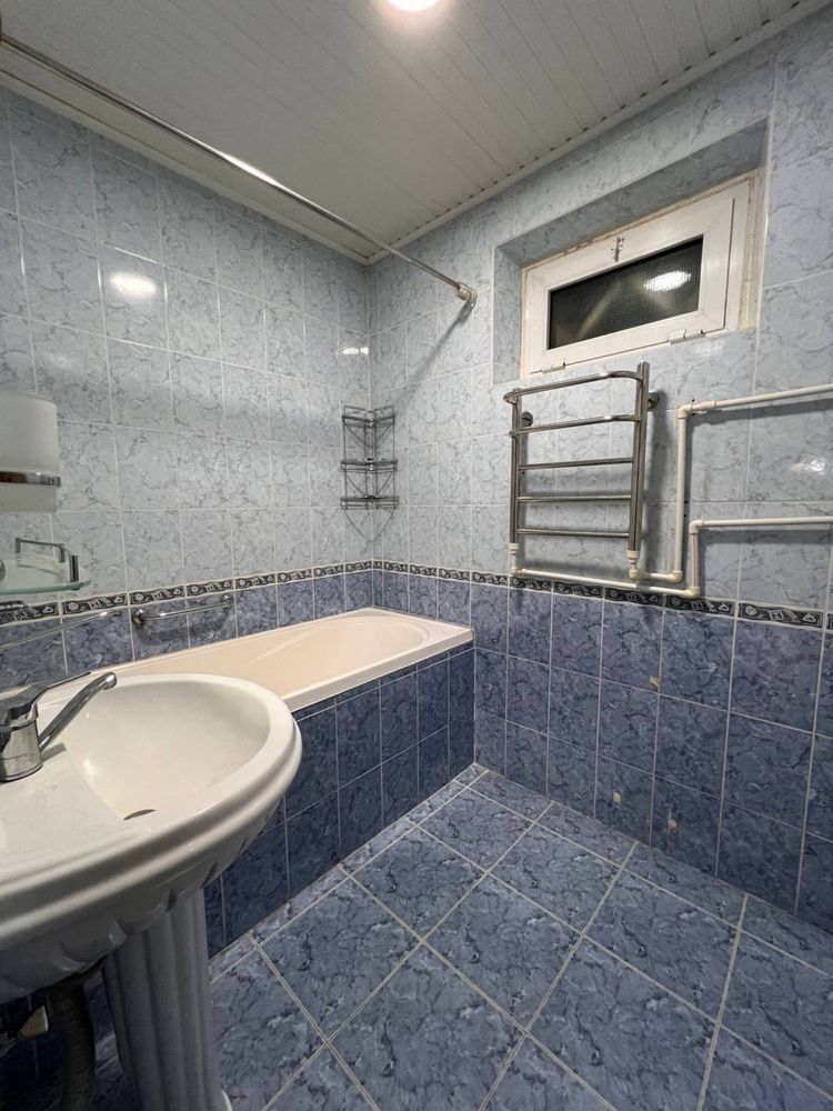 Садык Азимова Ц-1 ор-р 145 школа Продается Квартира 3х ком 62м2