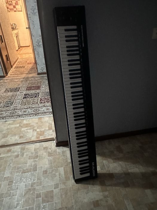 Midi клавиатура m-audio наушники dt 770 pro