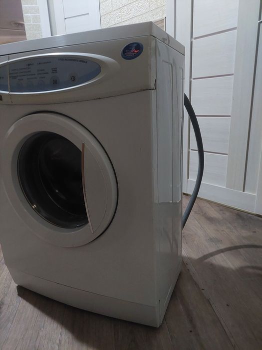 Продам стиральную машину Samsung