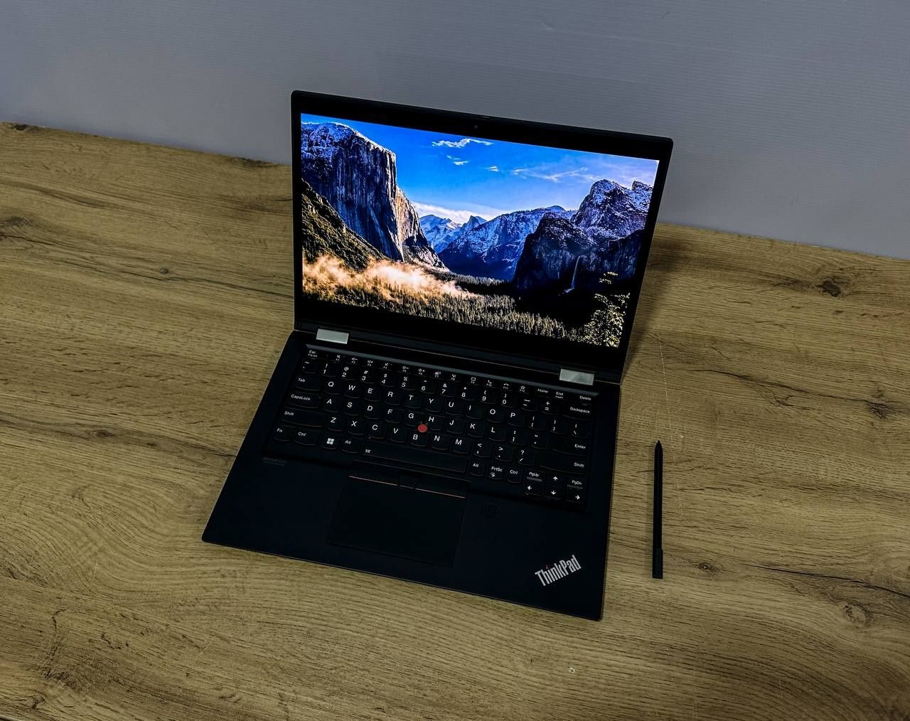 Noutbuk LENOVO Monster