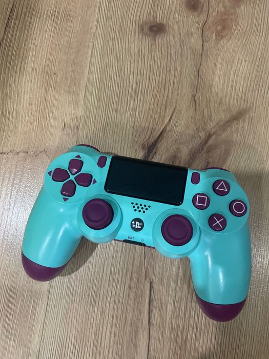 PS4 контролер dualshock 4 berry blue