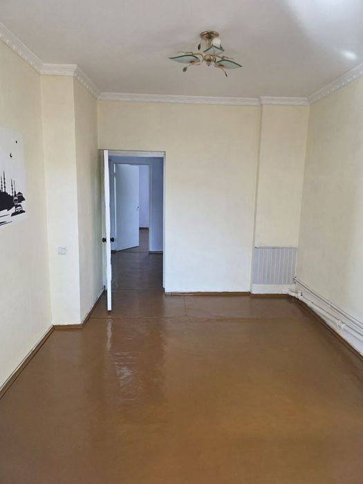 Срочно сотилади Сергели 7. 3/6/9 ремонт евро 2та балкон +лифтовой бор