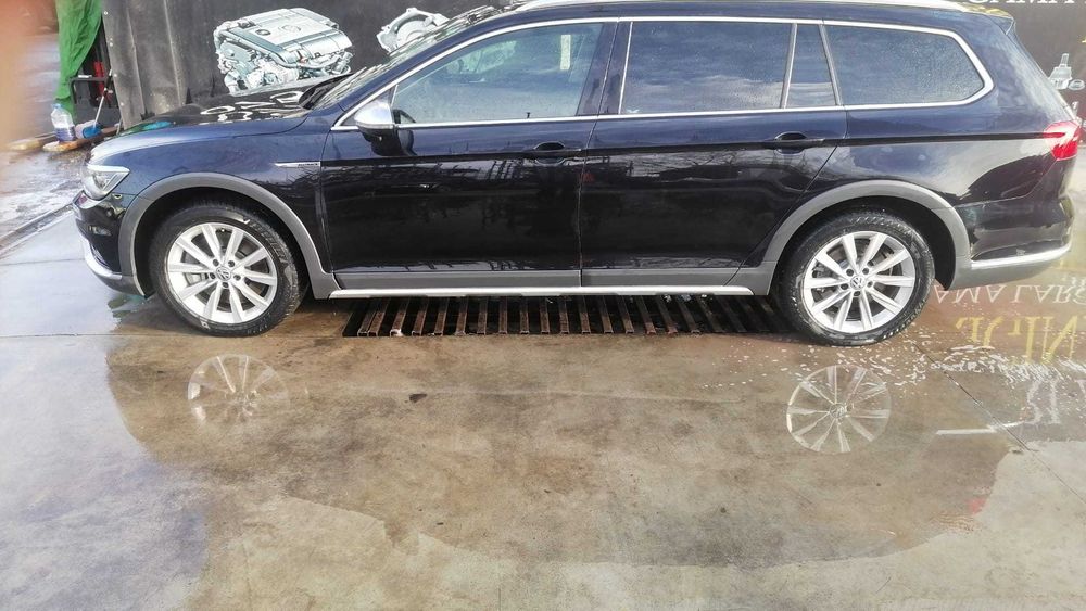 dezmembrez passat b8/usi passat b8/hayon passat b8/bara spate passat