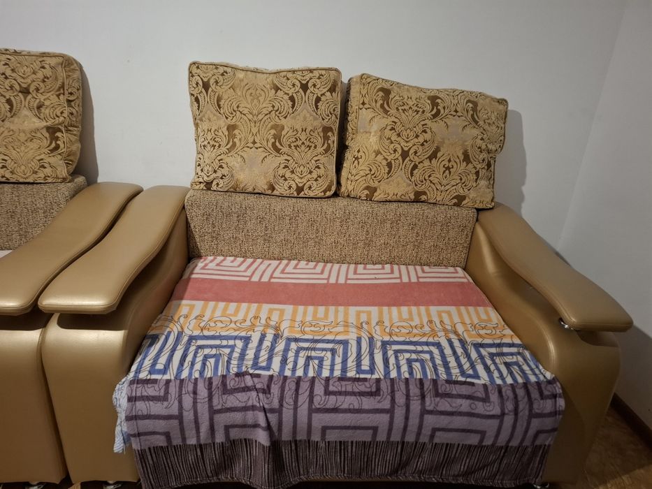 Продам диван в Хорошом состояний