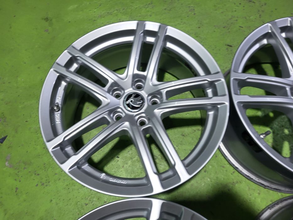 17 5x112 Skoda лети джанти 5х112 шкода