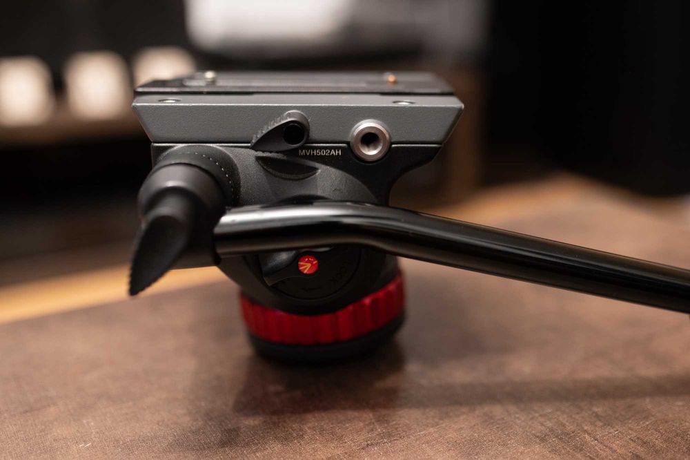 Cap video profesional trepied Manfrotto MVH502AH