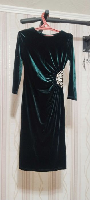 Продам платье бархатное