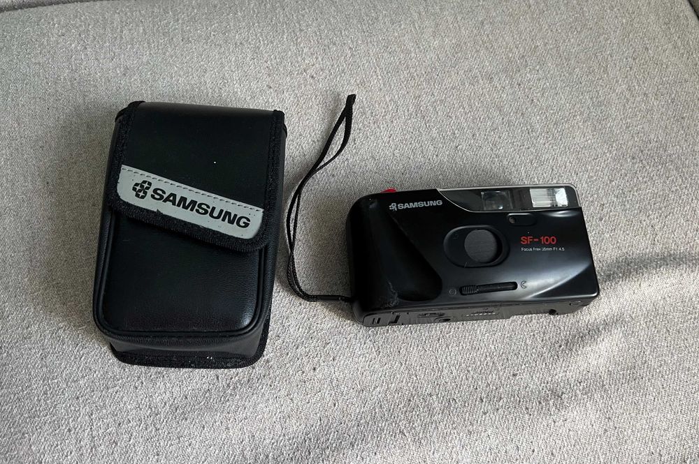 Samsung SF-100 aparat foto compact pe film 35mm cu husă originală