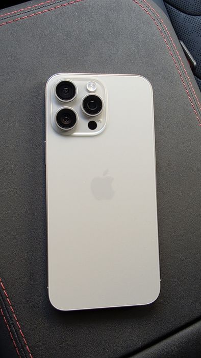 Продам IPhone 15 pro max 256gb