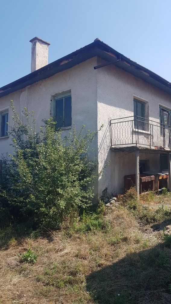 Продава къща в с.Овчарци общ.Сапарева баня