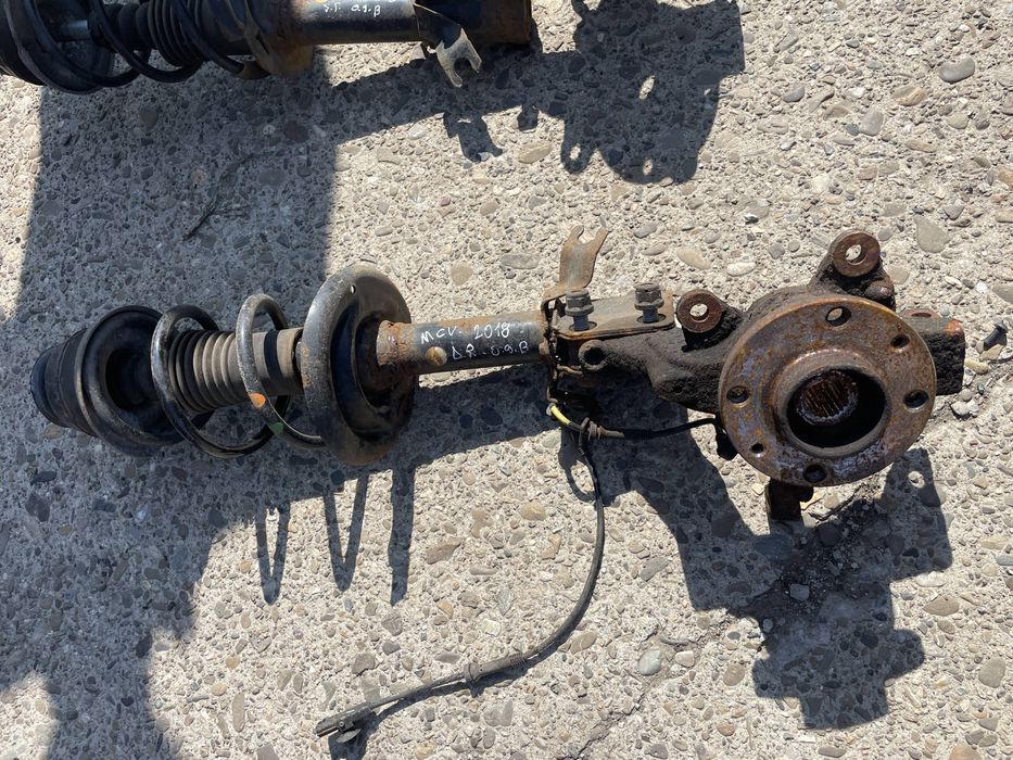 fuzeta cu amortizor dreapta fata dacia logan mcv 0.9 benzina 2018