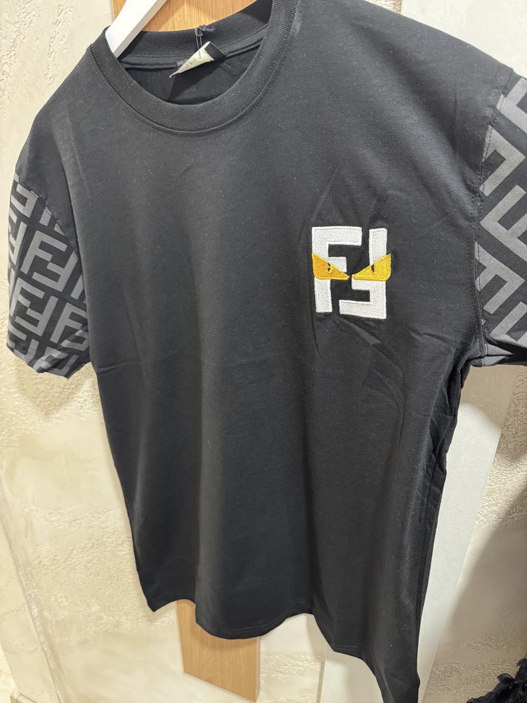 Тениска Fendi- L/XL