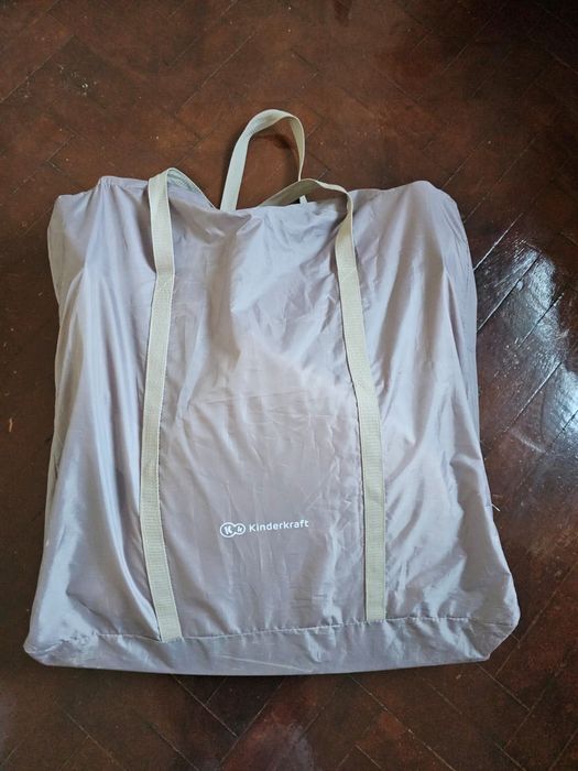 Pătuț pliabil și balansoar Kinderkraft
Stare foarte bună.