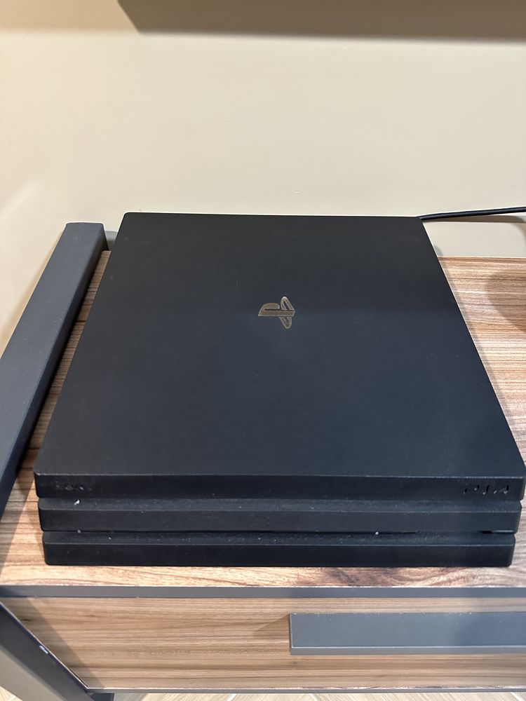 PlayStation 4 PRO 1TB