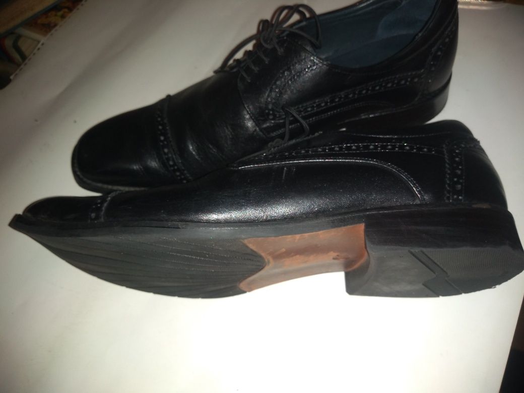 Отлични обувки марка HARTZVOLK и VAGABOND естествена кожа ном.41-41-5