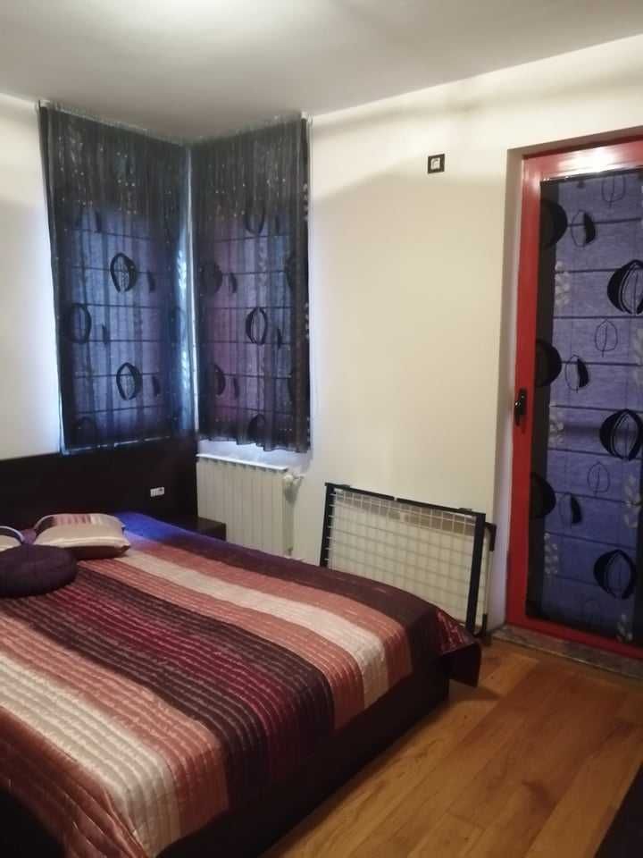 Дава се под наем Двустаен апартамент в Пловдив, Кършияка - 65 кв.м за 306 € - Снимка #2
