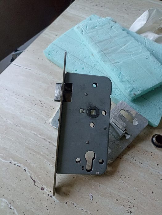 Yala cu manere si butuc