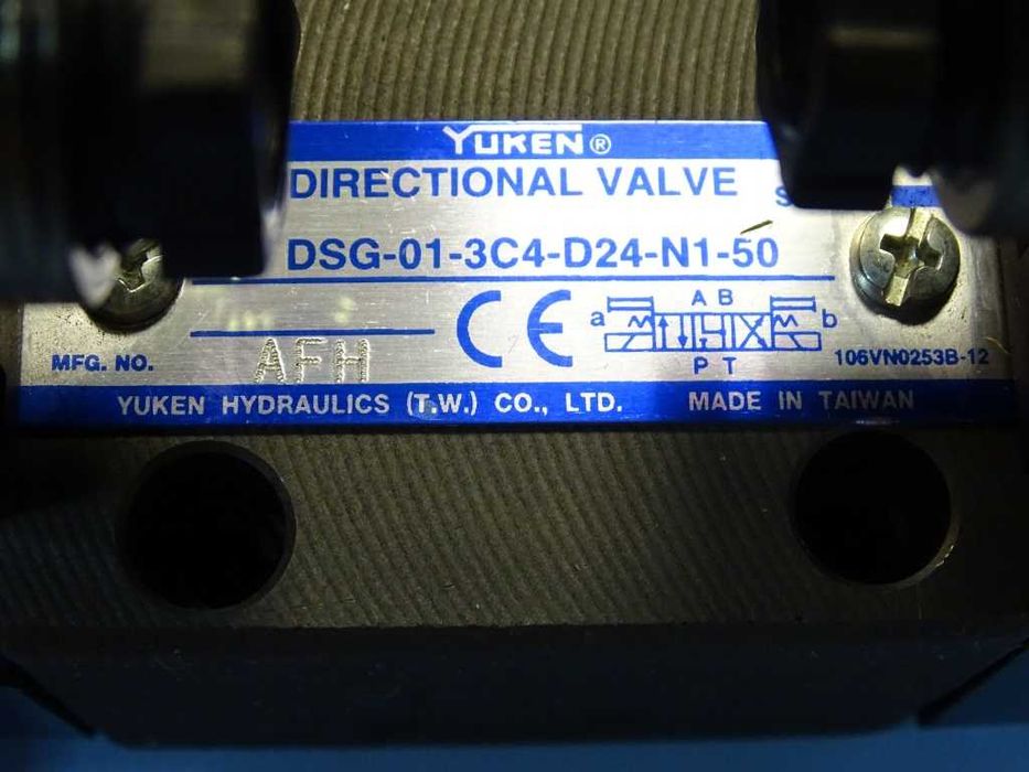 Хидравличен разпределител YUKEN DSG-01-3C4-D24-N1-50 directional valve
