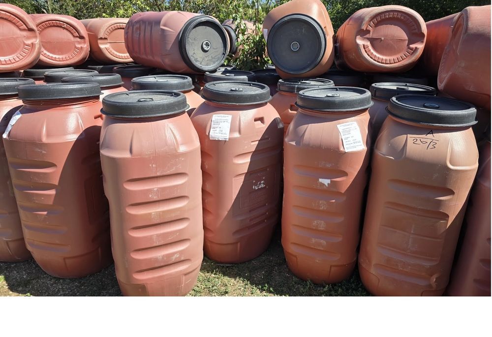 Butoaie alimentare din plastic 220 l