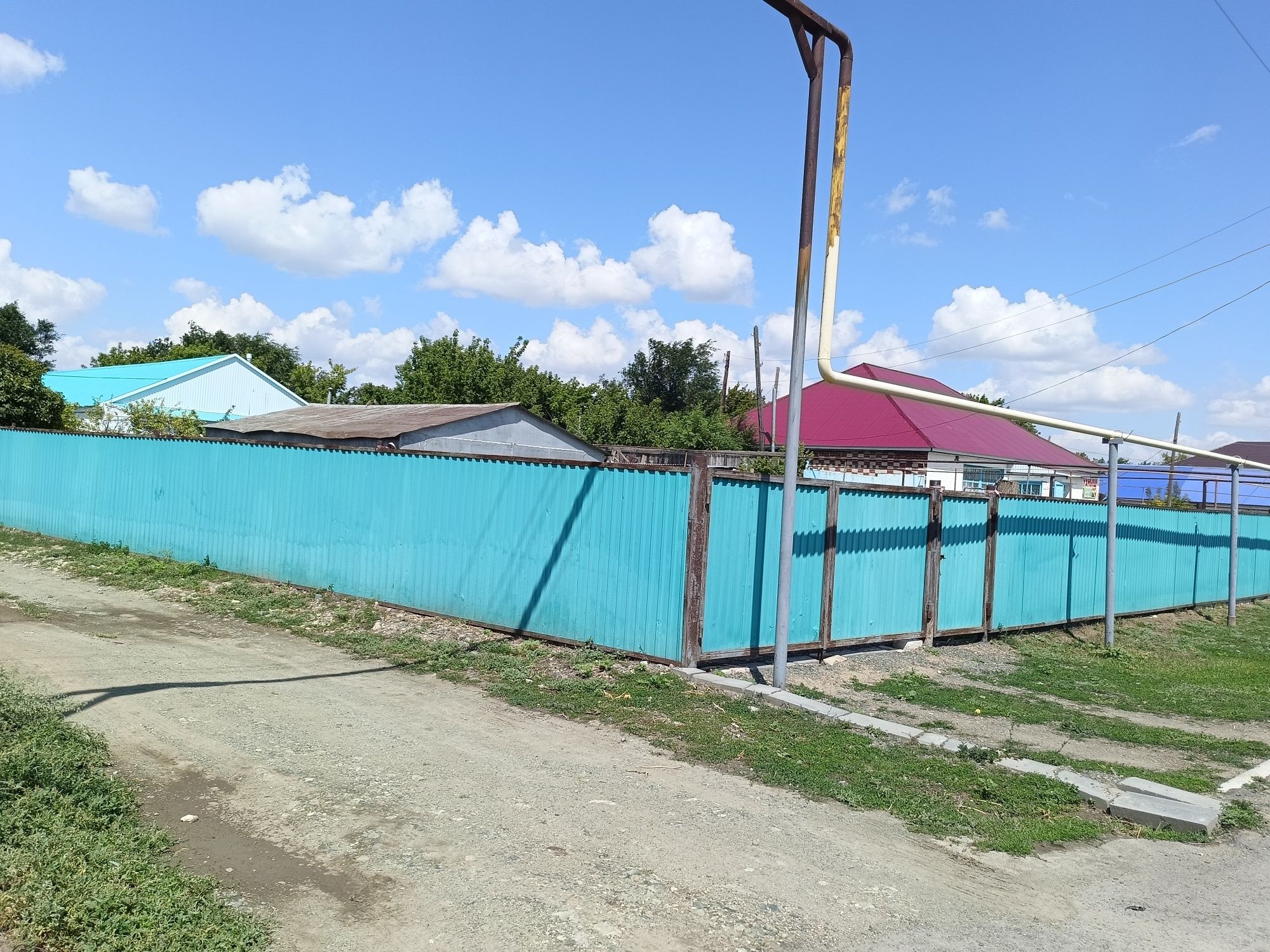 Продам пол дома в селе Дон