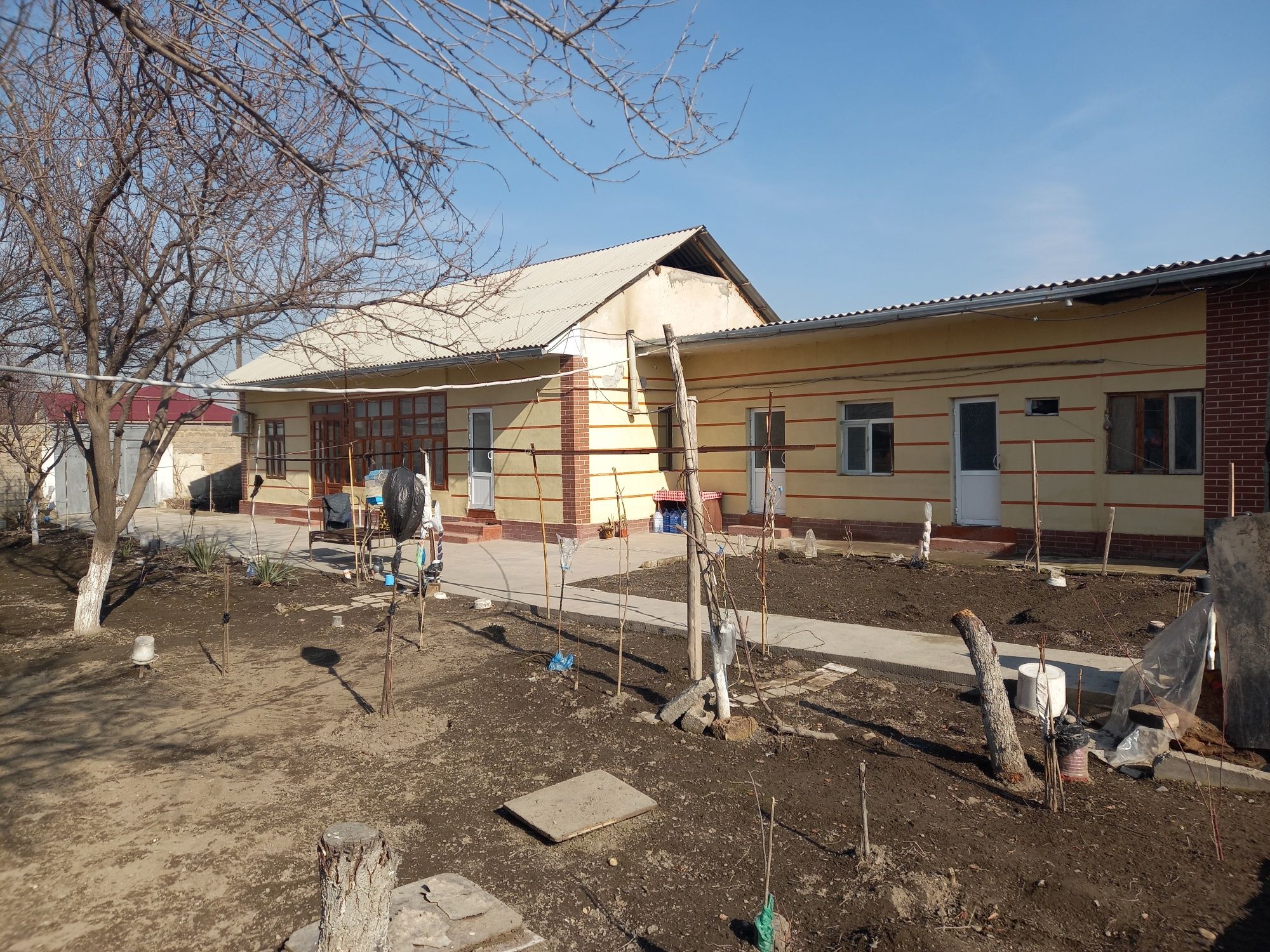 Sotildi uchaska Avangarta 9sotik 5xona uyi bor