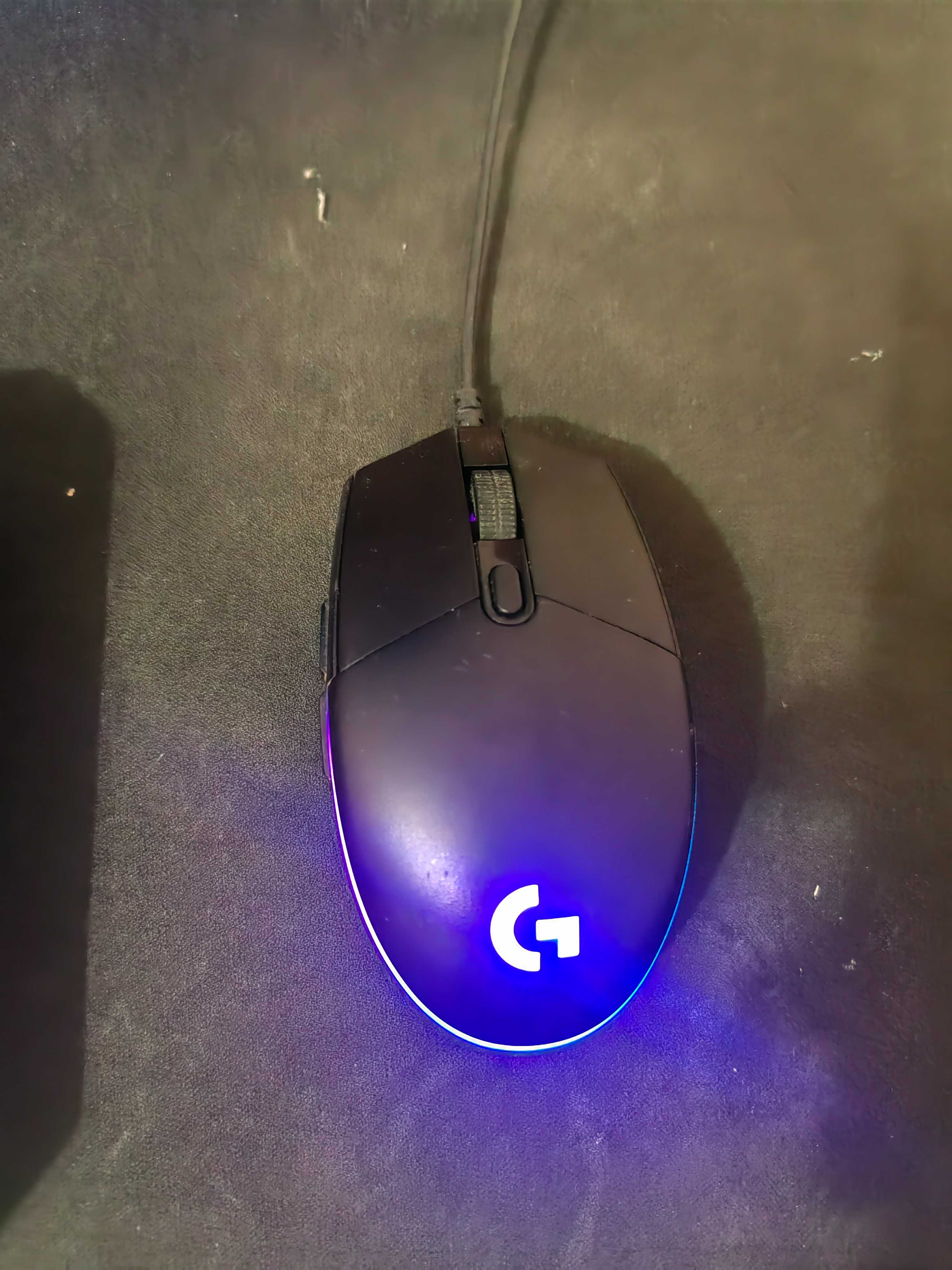 Геймърска мишка Logitech g102