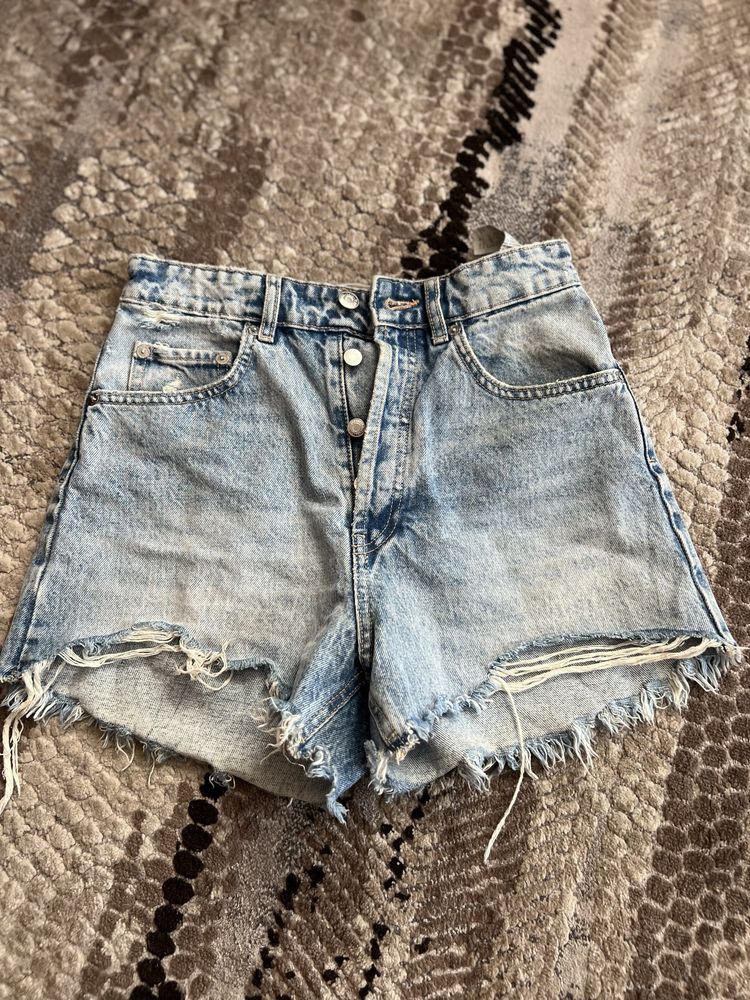 Къси дънкови панталони Zara като нови