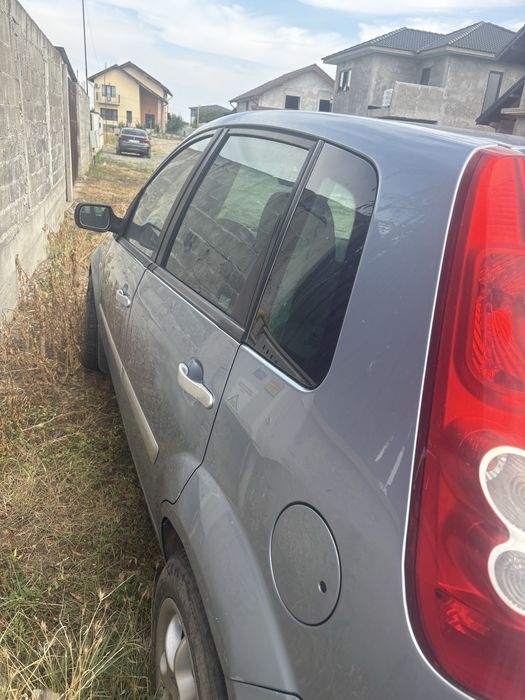 Vand Ford Fiesta 2007 in stare perfecta de functionare