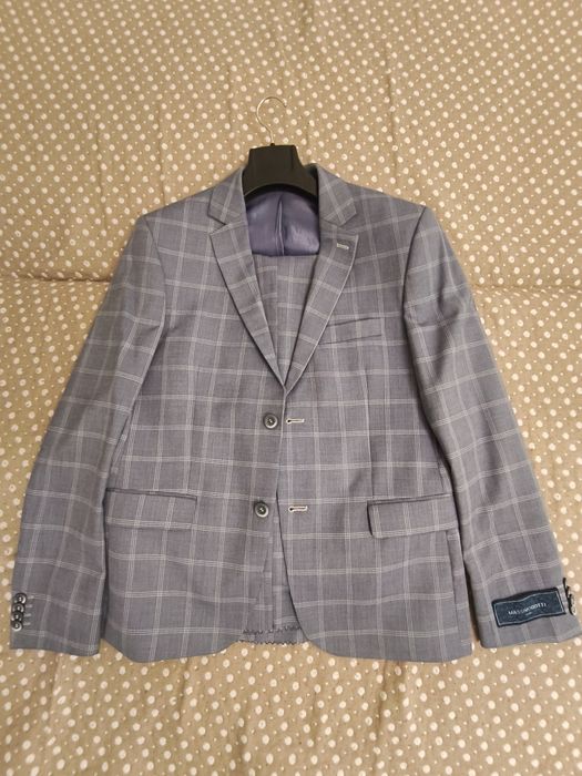 Продам новый турецкий костюм