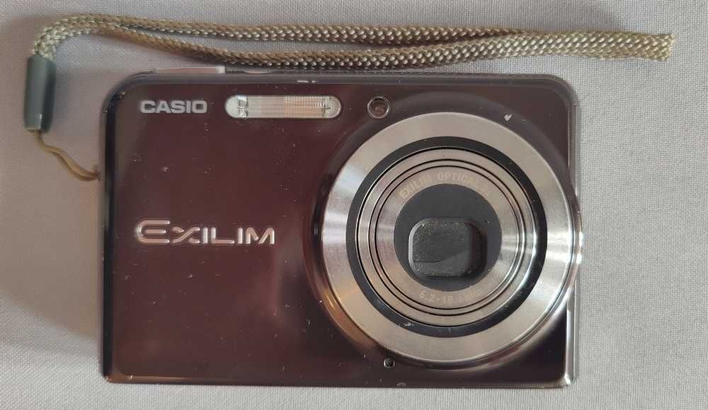Casio ELIXIM 8.1MP, zoom 3X (ca nou!)