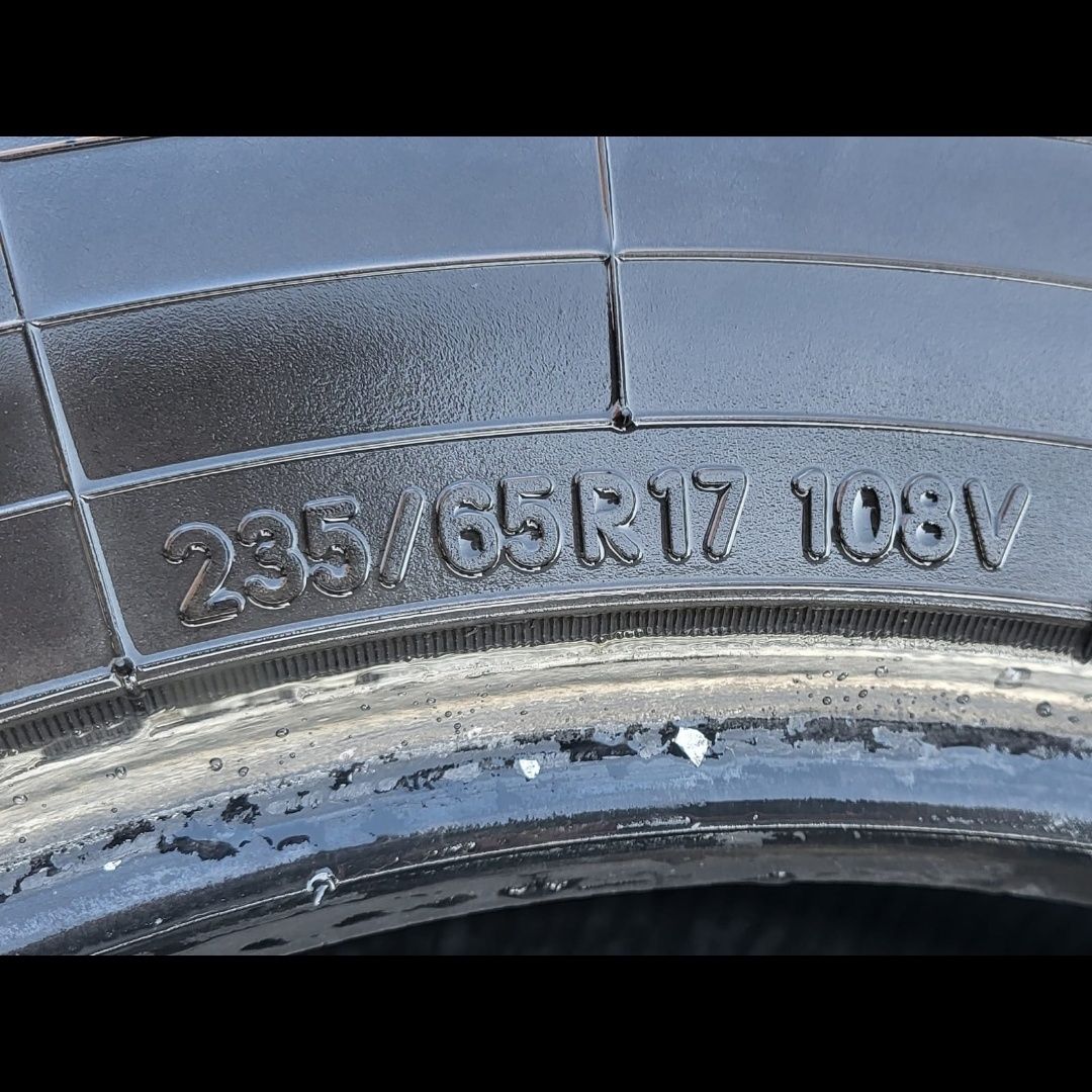 Продам резину Toyo Tires