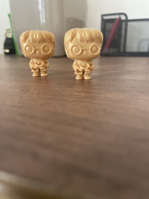 Jucarie culoarea aurie