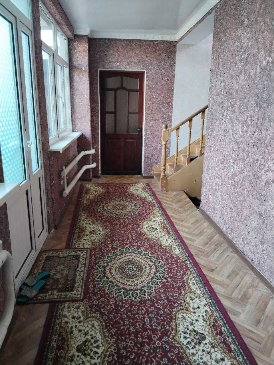 Uy sotiladi yaxshi joydan