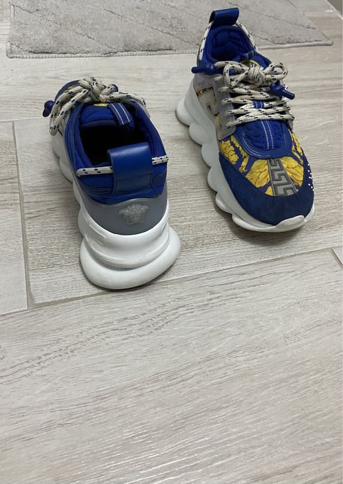 Versace chain reaction