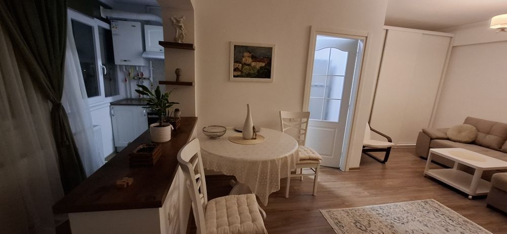 Inchiriez garsoniera Constanta, zona City Park