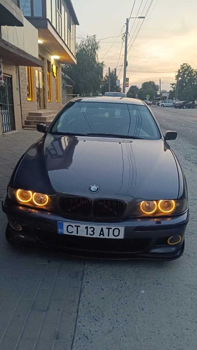 Vand bmw e39 in stare buna