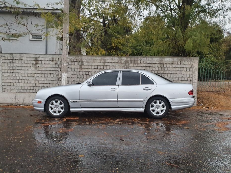 Mercedes Benz W210 E320