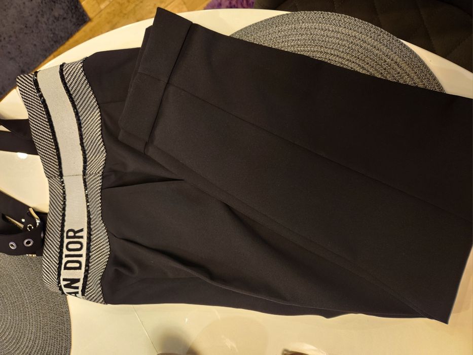 Дамски панталон -спортно елегантен