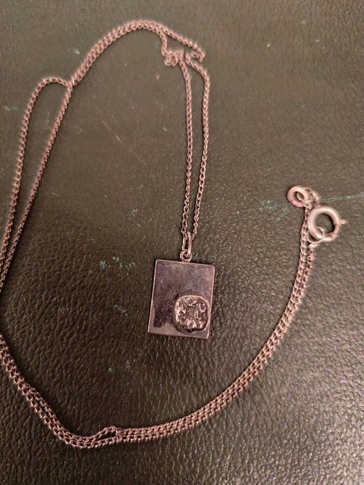 Стар сребърен медальон