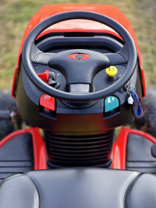 Tractoras gazon iarba Prof 2 cutite Iseki 19.5 cp Briggs and Stratton!