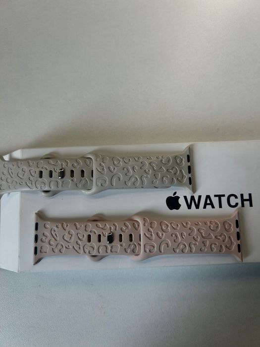 Apple Watch SE + 2 каишки и протектор