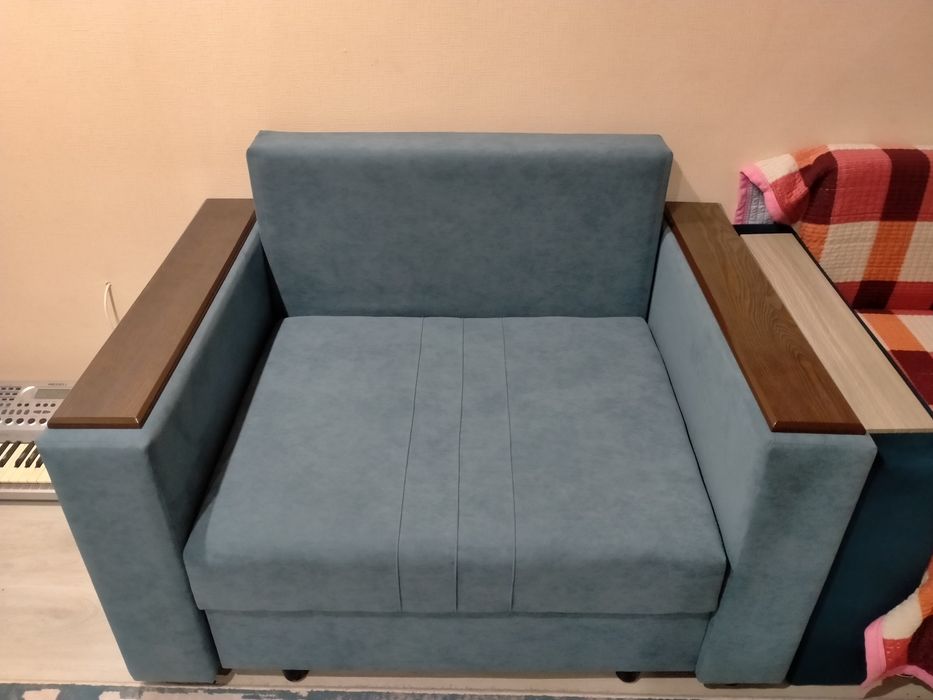 Продам кресло диван