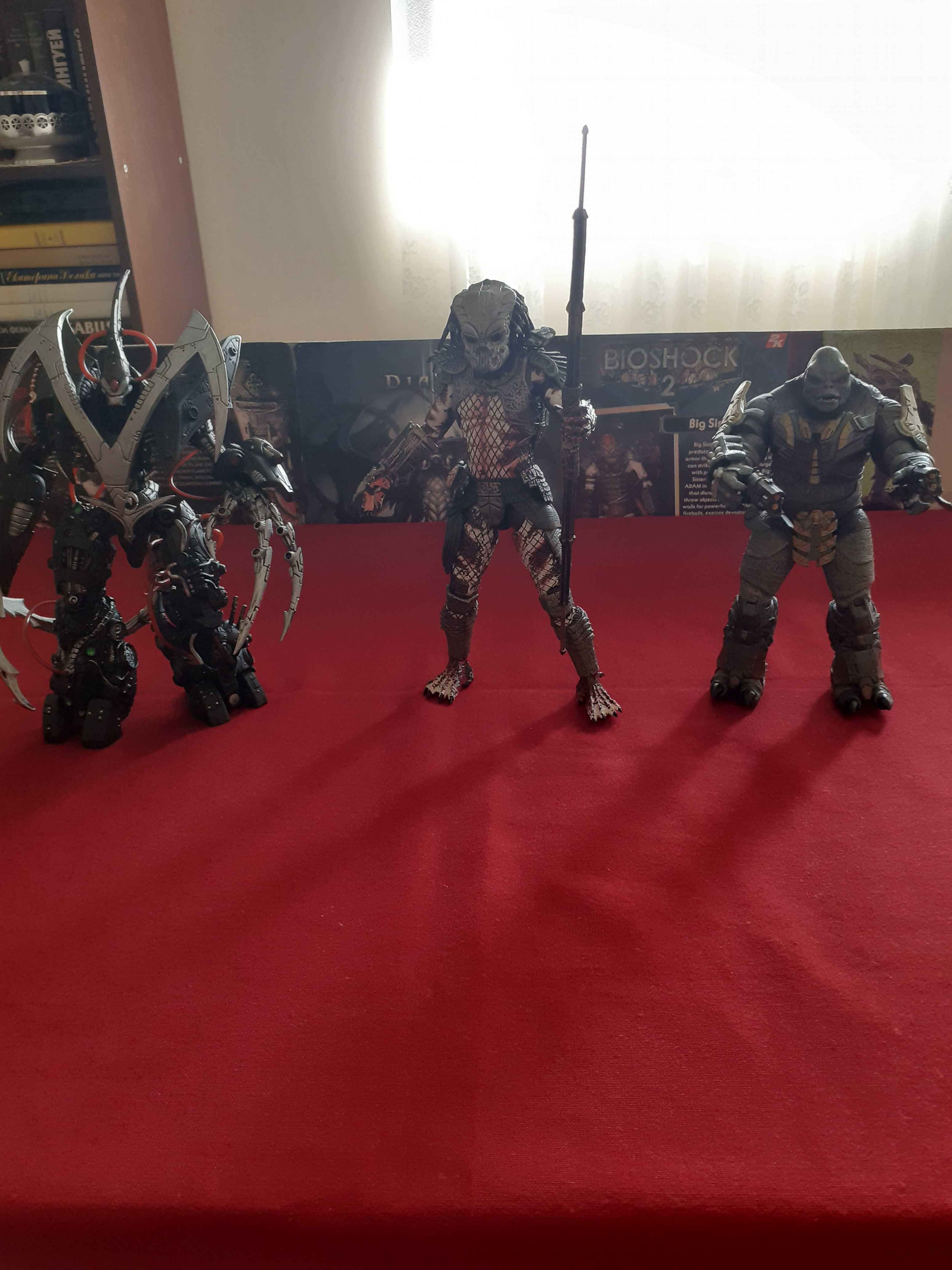 Продавам фигурки на Mcfarlane и Neca