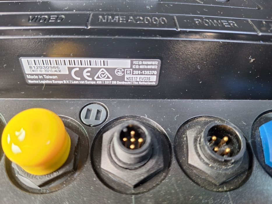 Sonar pescuit Simrad 12 NSS EVO 3S  sonda Lowrance 3in1