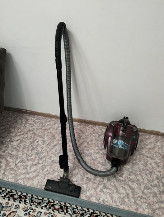 Продам пылесос Artel
