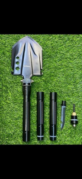 Лопата Складная, состоит из трёх основных вкручивающихся трубок.