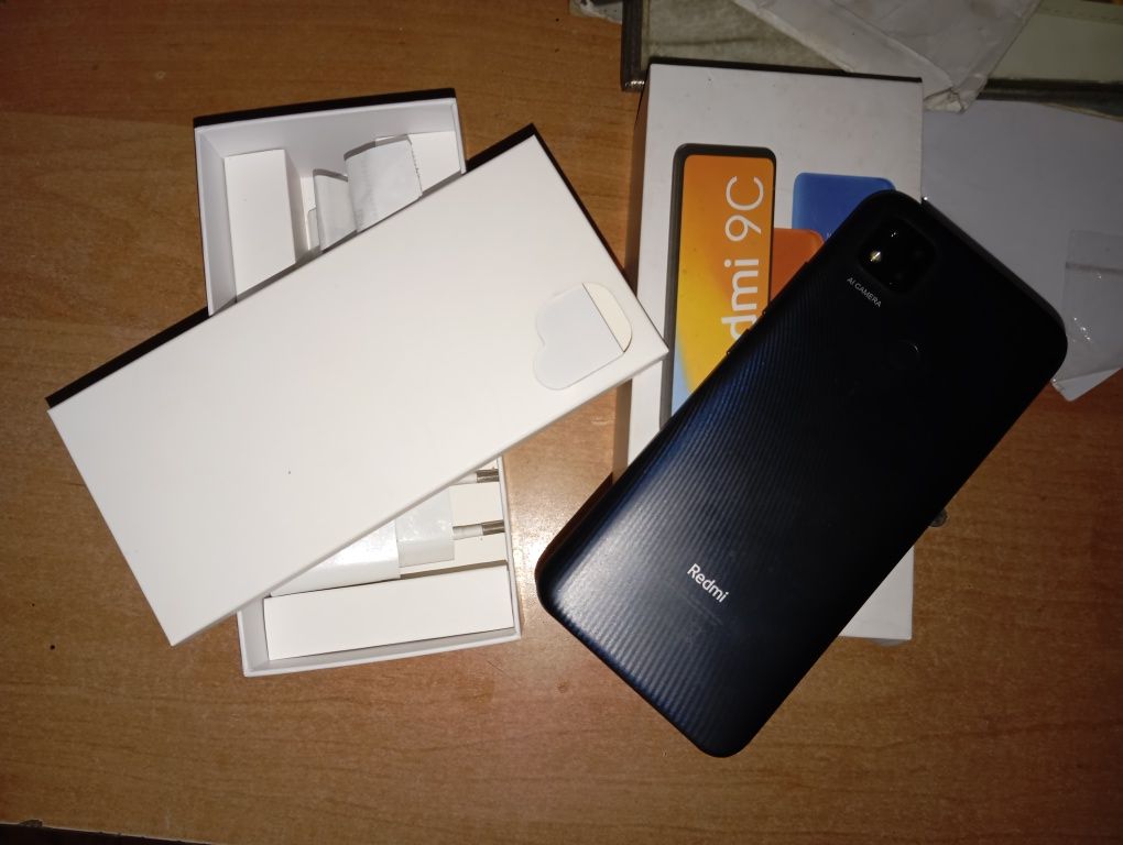 Xiaomi Redmi 9C имеется чек и коробка