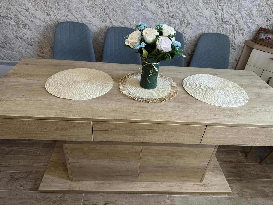 Дизайнерска трапезна маса – 170×65×77 см, масивна и стилна