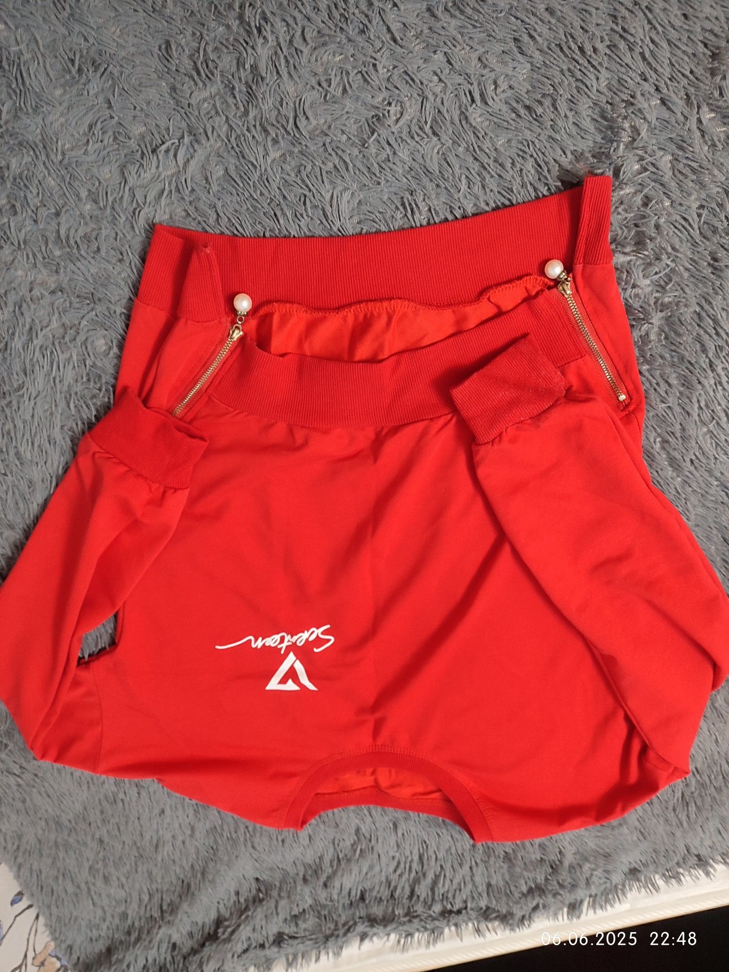 Продам кофты, в карусели
